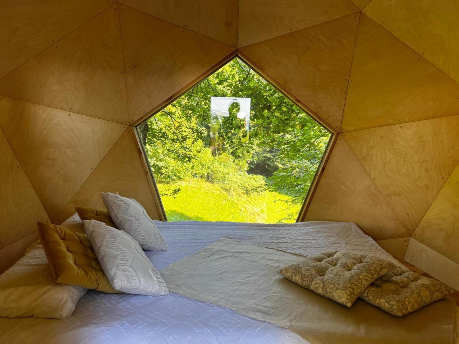 T'Glamp Bee House Hotel Rovte Bagian luar foto