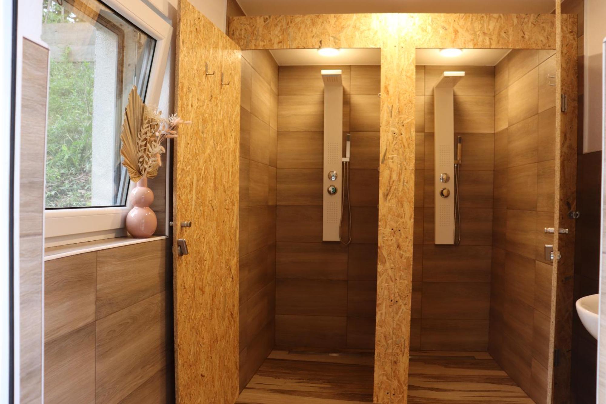 T'Glamp Bee House Hotel Rovte Bagian luar foto