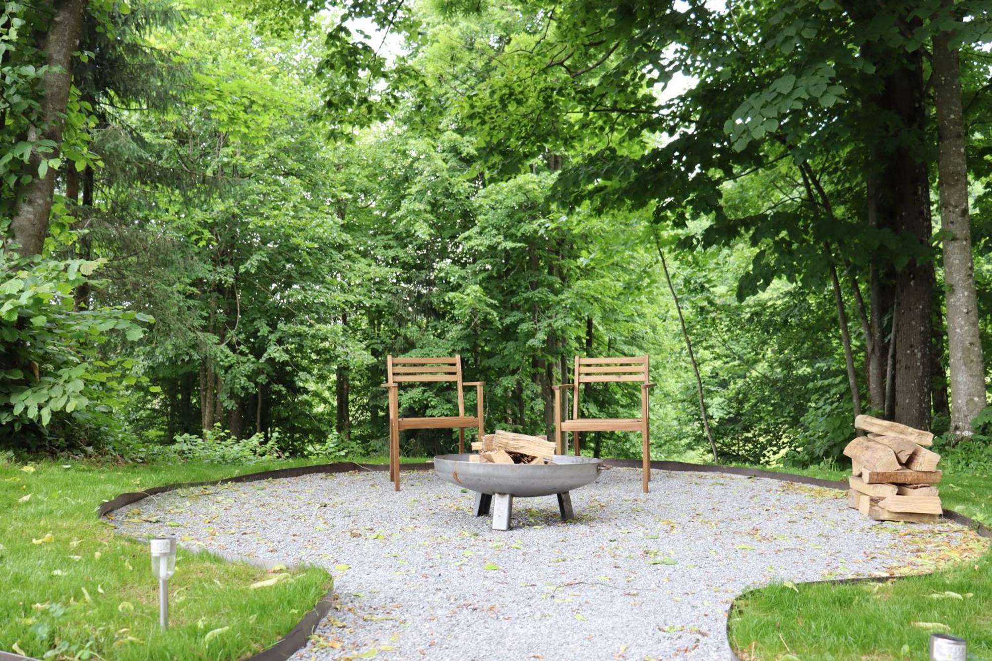 T'Glamp Bee House Hotel Rovte Bagian luar foto